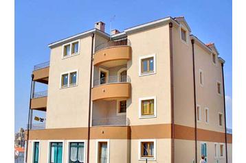 Chorwacja Privát Split, Zewnątrz